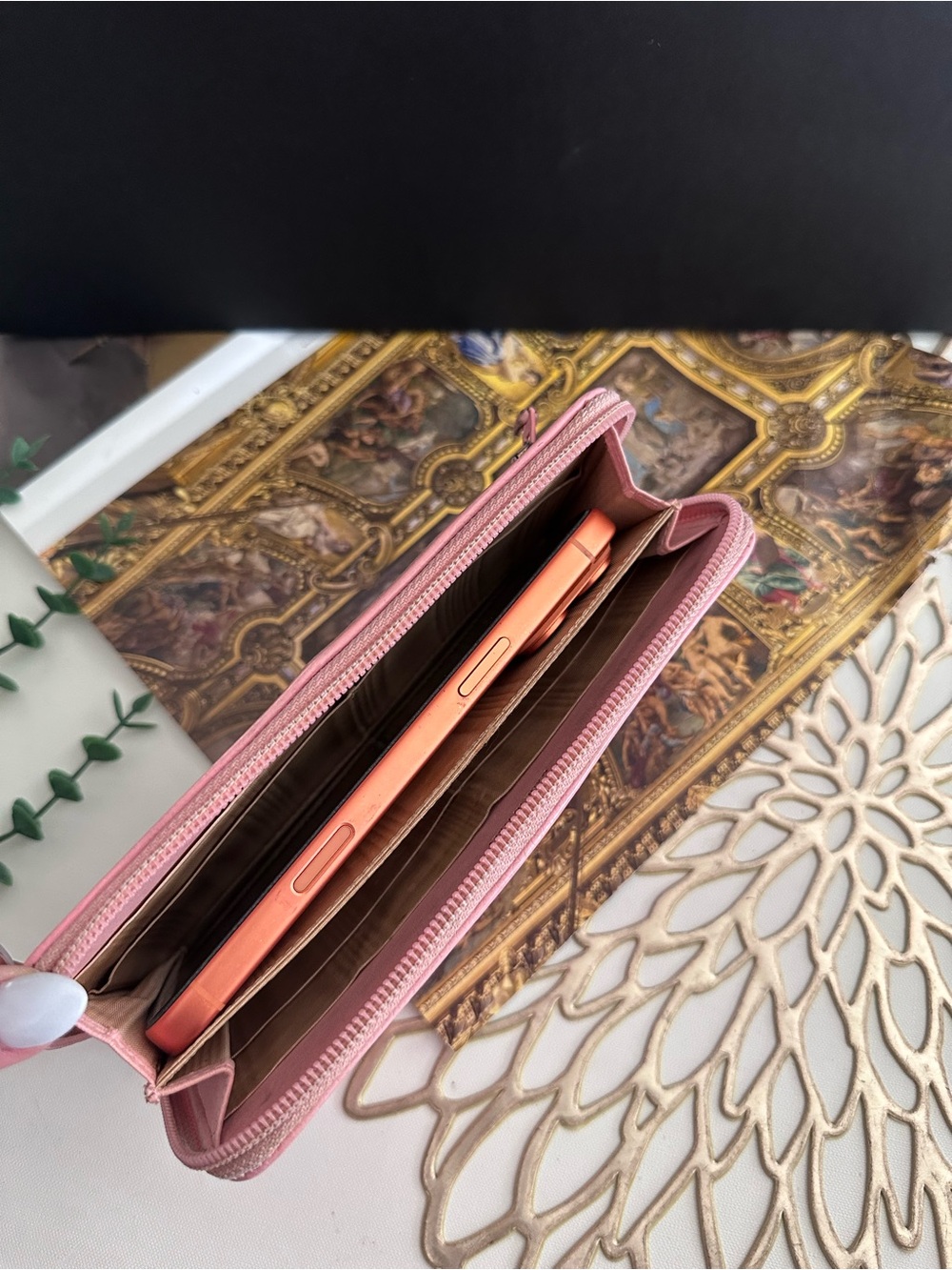 Authentic CHANEL Zippy Wallet Caviar - Picture 4 of 10